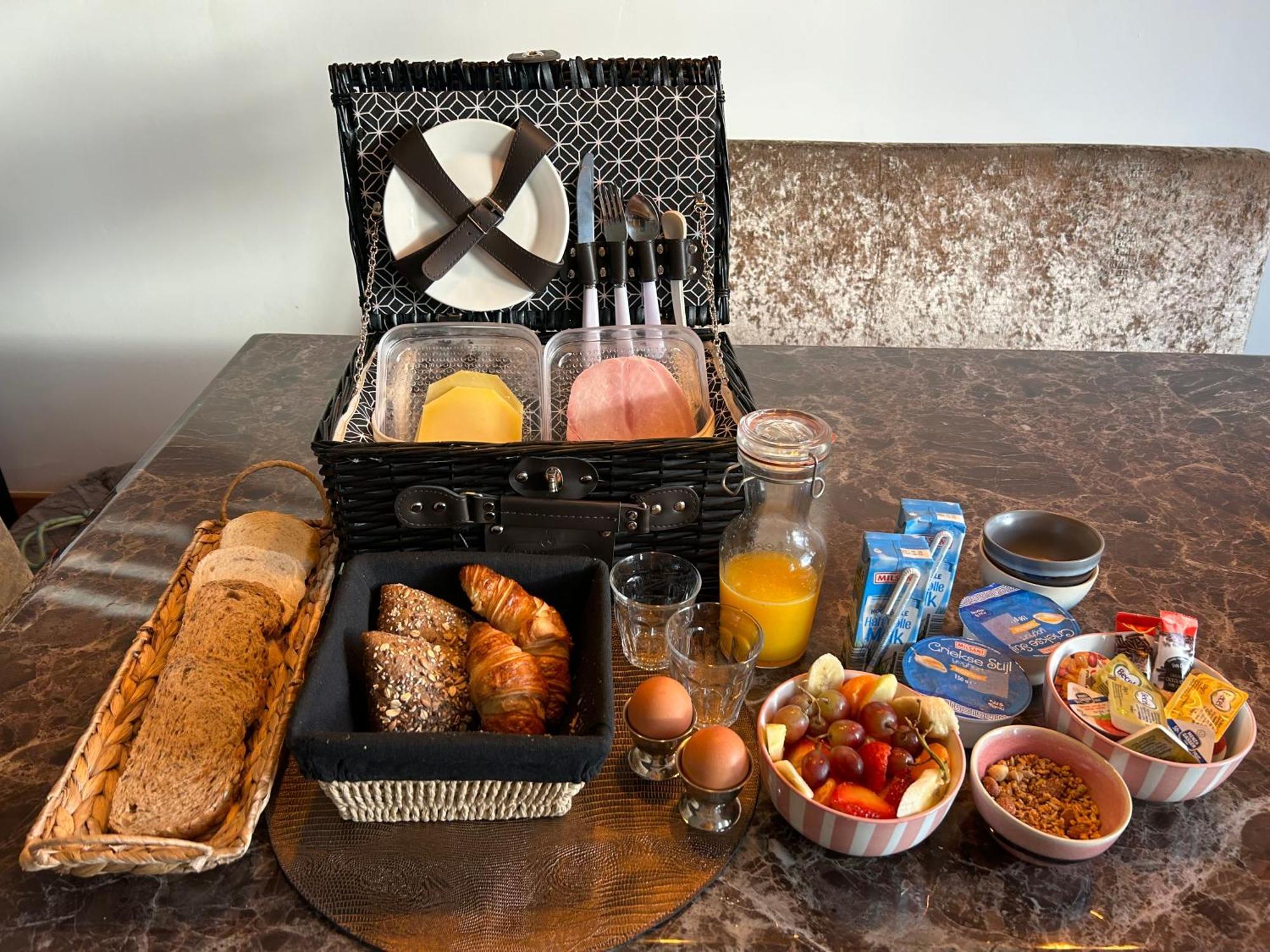 Bed & Breakfast Achter De Haven 弗利辛恩 外观 照片